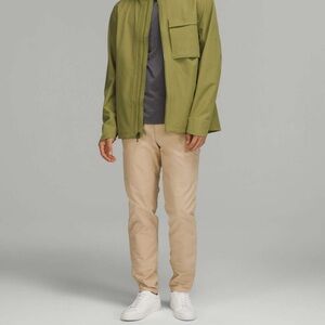 Lululemon ABC Slim-Fit Pant Utilitech
Trench size 32